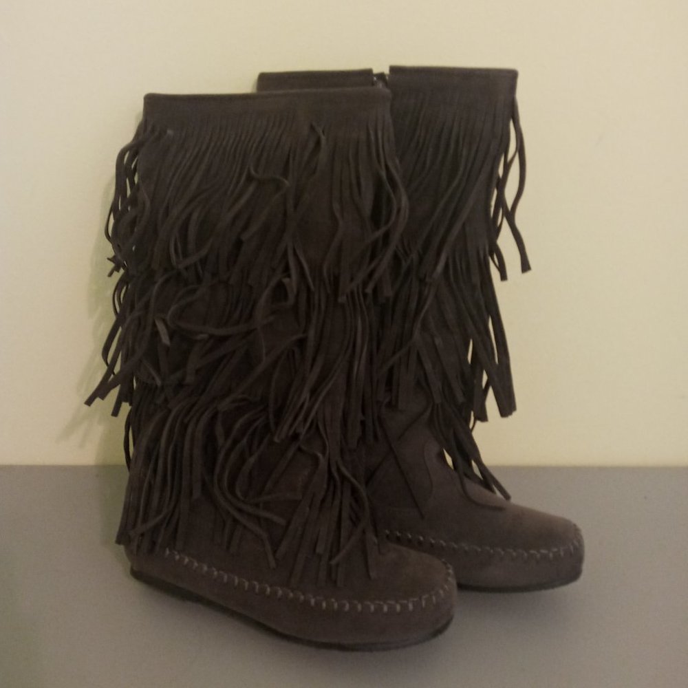 Pierre Dumas Women's Apache-4 Fringe Moccasin Fashion Boots Gray 5.5 - N…